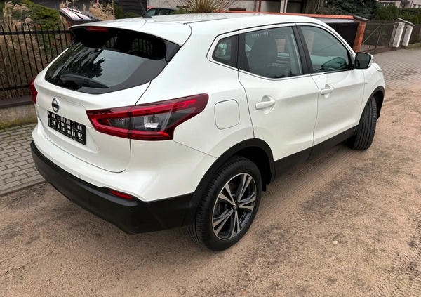Nissan Qashqai cena 72900 przebieg: 31149, rok produkcji 2018 z Sieraków małe 352